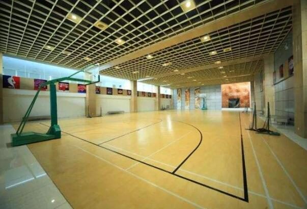 室內(nèi)籃球場(chǎng)