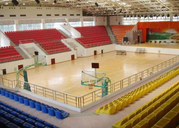 室內(nèi)籃球場(chǎng)